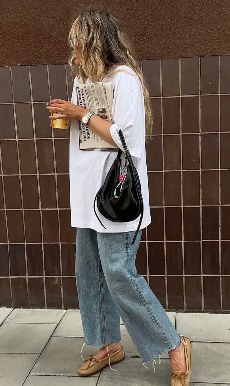 6 Simple Tips on How to Style a White T-Shirt | Currently Popular